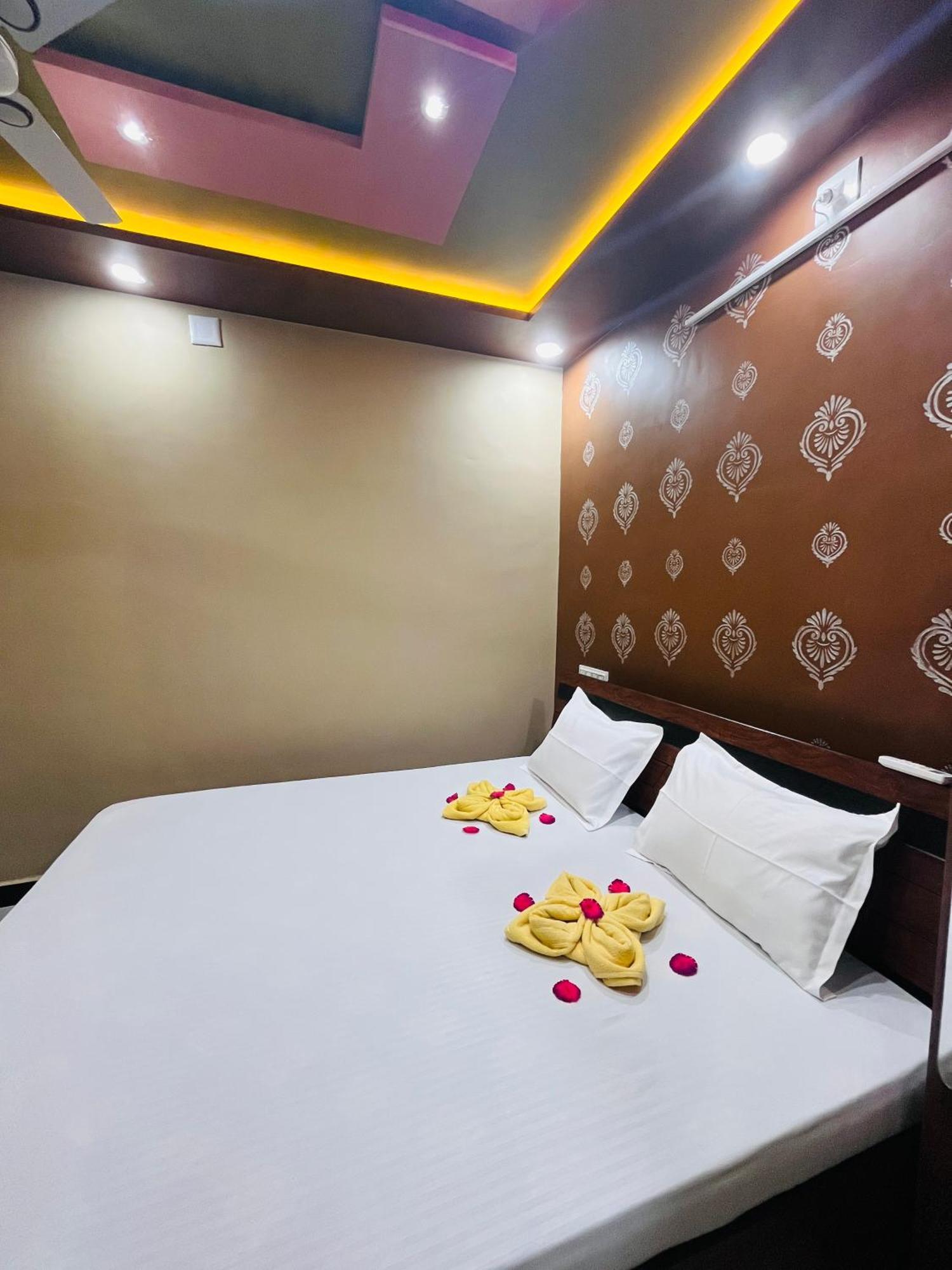 Kamdhenu Home Stay Garudeshwar Экстерьер фото